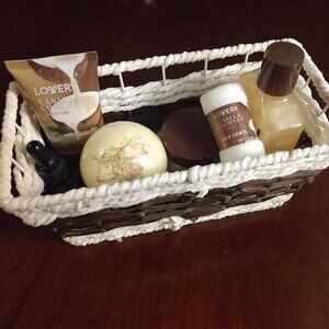 Lowery vanilla coconut bath set